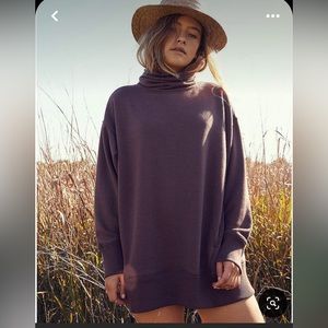 BROWN Turtleneck Sweatshirt